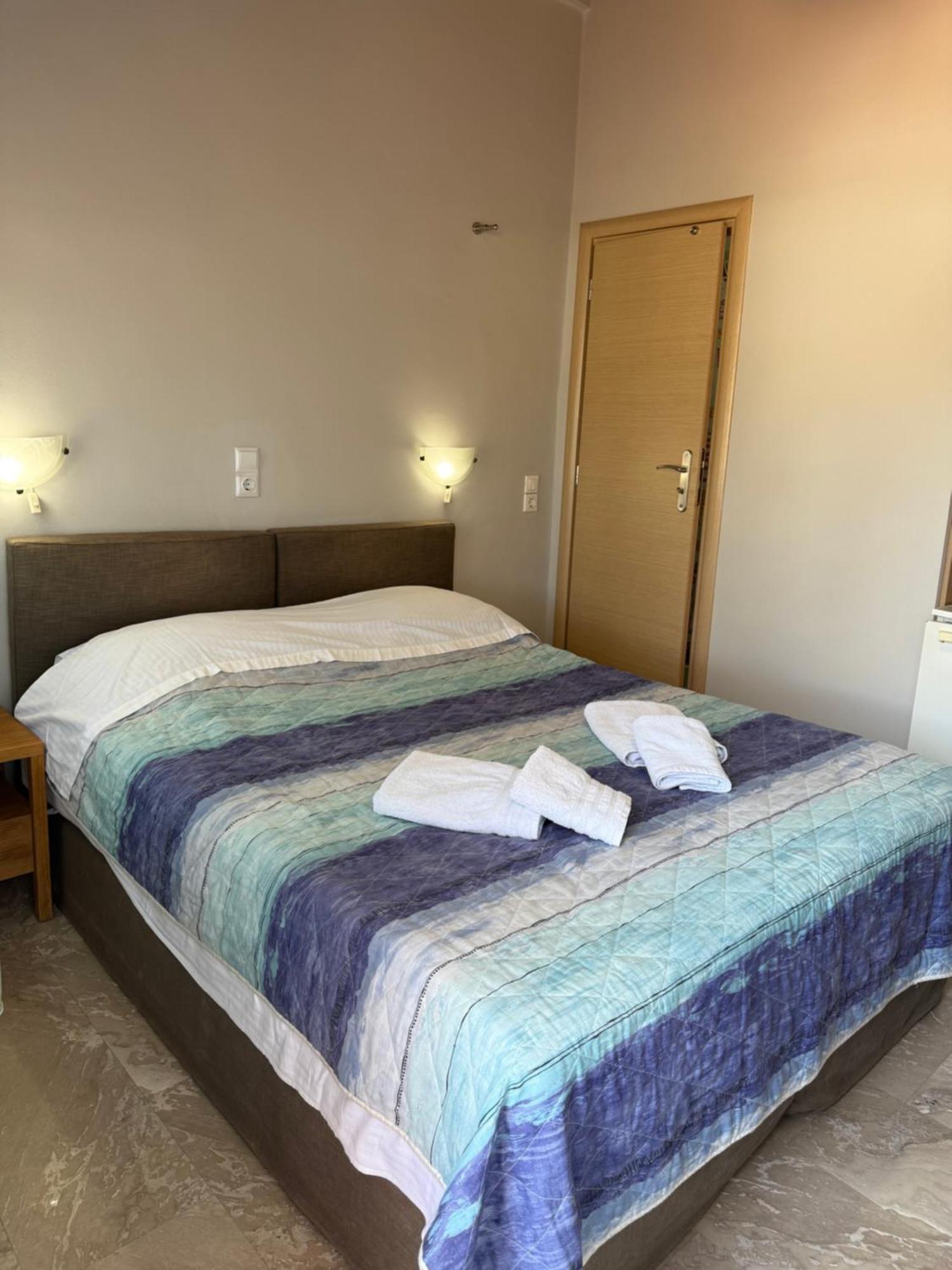 Hotel Vias à Neápolis Extérieur photo