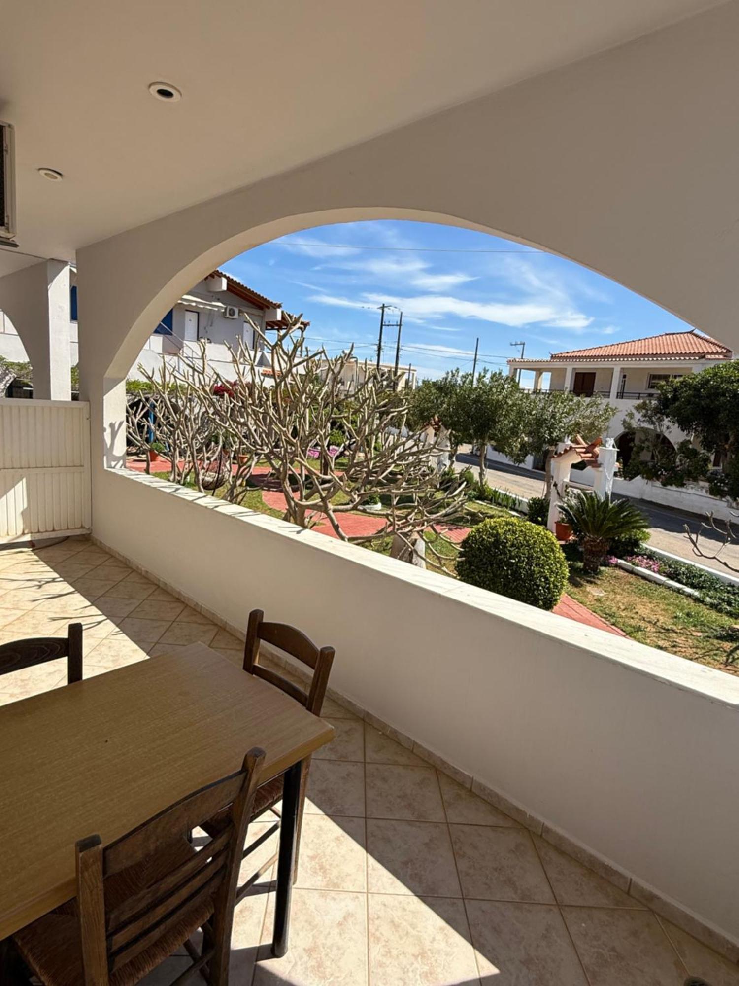 Hotel Vias à Neápolis Extérieur photo