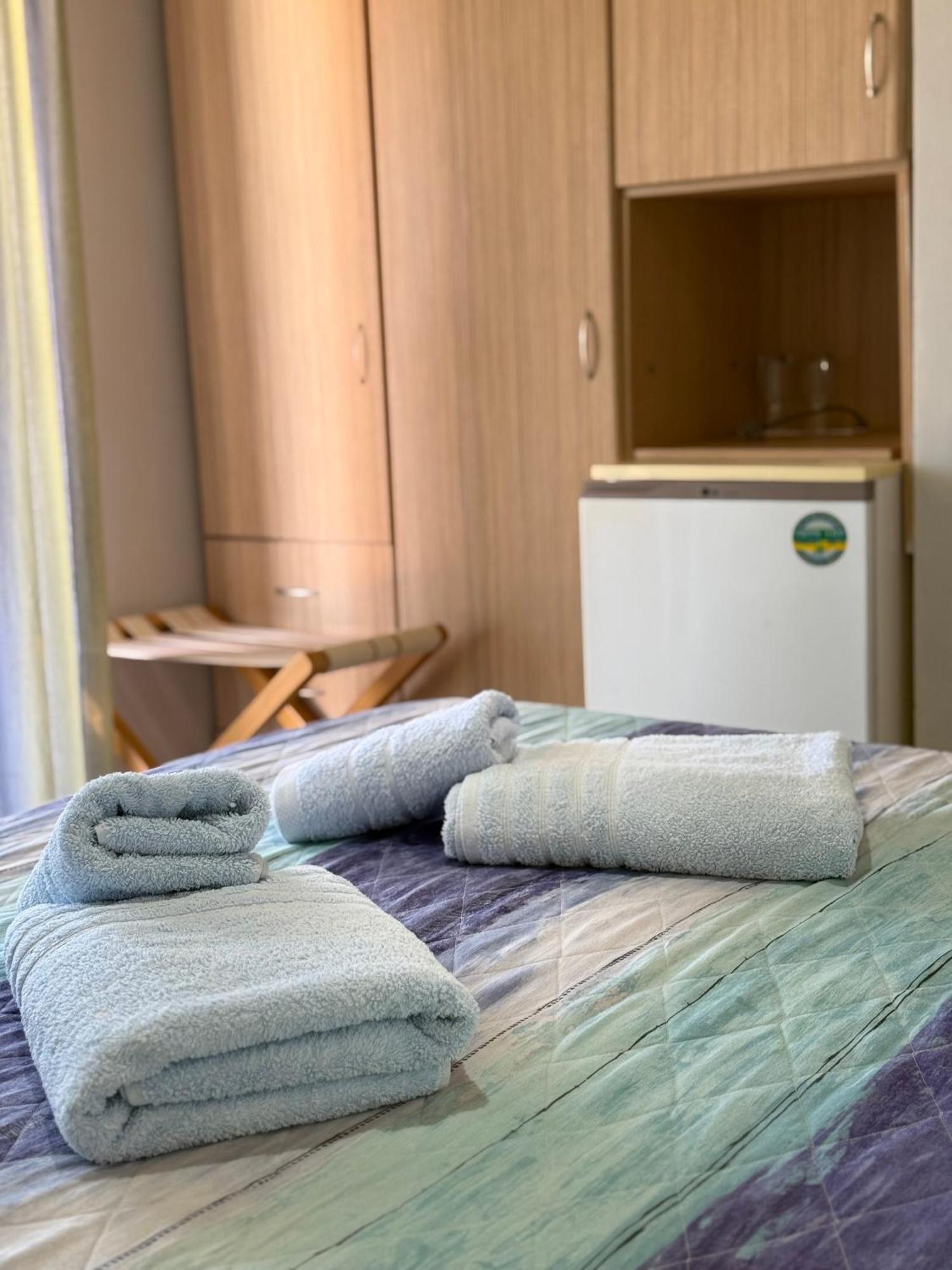 Hotel Vias à Neápolis Extérieur photo